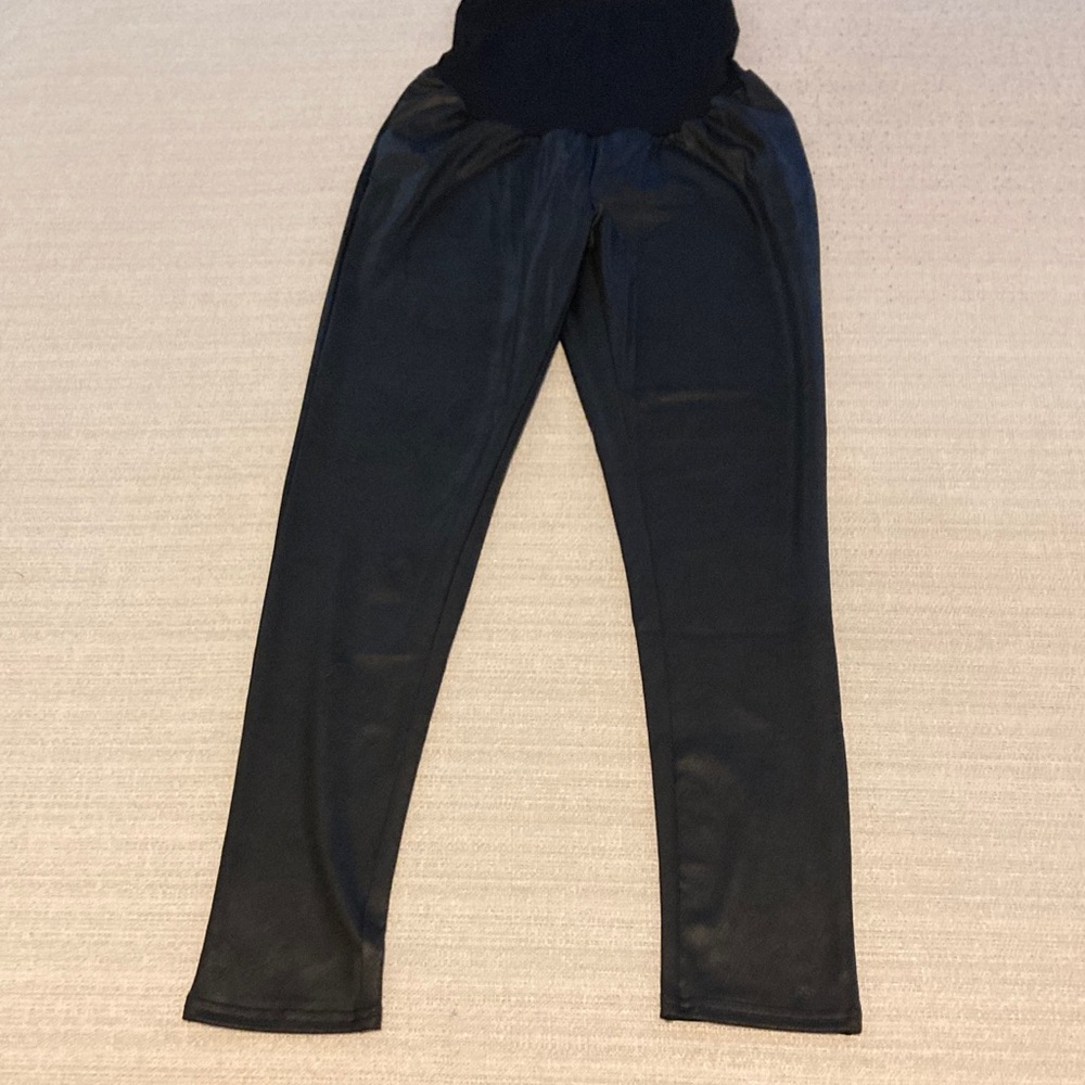 Women's Sleek Black Leggings